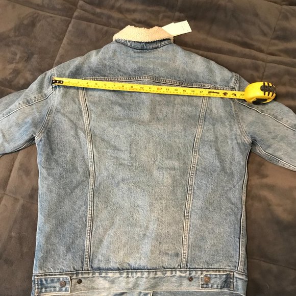 BRAND NEW Levi's Oversize Trucker Jacket - Picture 5 of 5